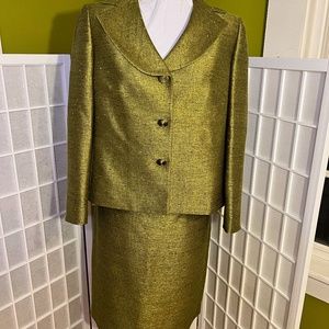 Le Suit Moss Green pencil skirt and jacket